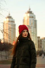 Girl, new york, Manhattan, hair, emotions, brunette, Skyscraper, face, portrait, city, mood, travel, hat, woman, female, happy, walk, street, street style, urban, architecture, fashion, style	