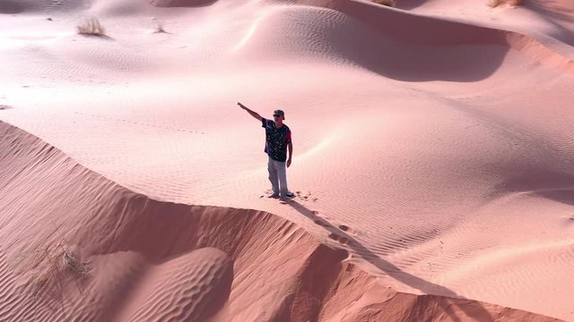 Felicit&agrave; nel deserto Sahara