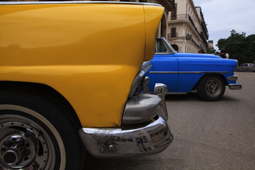 Obraz na płótnie Canvas Old american car in Havana, Cuba