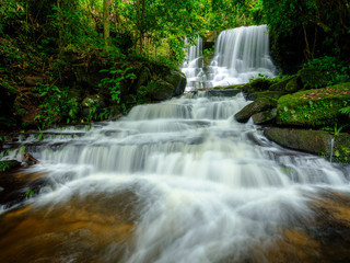 Fototapeta na wymiar Smooth Waterfall