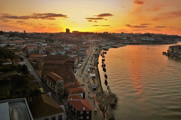 Fototapeta na wymiar evening rooftop porto portugal river