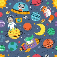 Dekokissen nahtloses Muster mit Weltraumtieren. Krokodil, Hund, Fuchs und Waschbär im Weltraum - Vektorillustration, eps © nataka