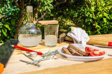 Concept of prohibition of drinking alcohol in the workplace.