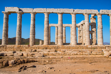 Fototapeta premium The ancient temple of Poseidon at Cape Sounio in Attica, Greece