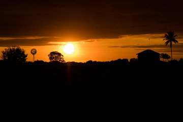 Fototapeta na wymiar sunrise in the countryside