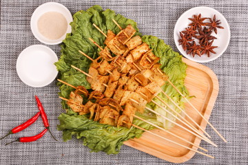It's a delicious food in Asia. It's sliced with the blood vessels of the cow's heart and used for...