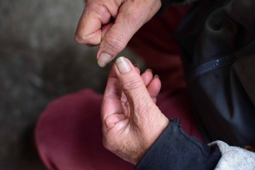 Working hands weavers of threads and hoops