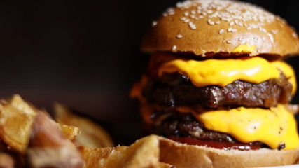 HAMBURGUESA CON QUESO