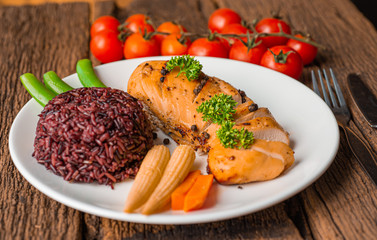 Chicken breast steak and riceberry rice