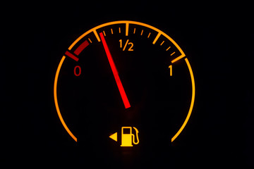 fuel level indicator on the dashboard