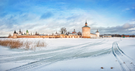 Кирилло-Белозерский монастырь Kirillo-Belozersky monastery and footprints