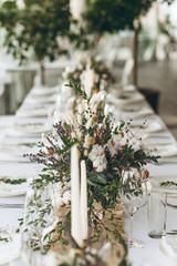 Table setting and decoration for a ceremony or celebration.