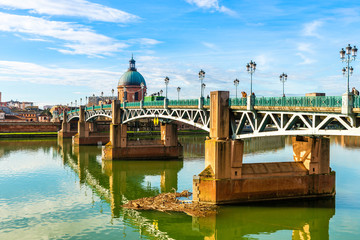 The Saint Pierre bridge over the Garonne and the Grave in Toulouse in Occitania, France