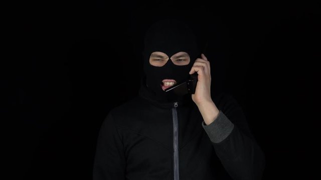 thug speaks on the phone