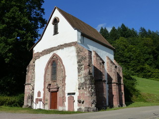 Fototapeta na wymiar Seitliche Sacht auf Kloster Tennenbach bei Freiamt im Breisgau