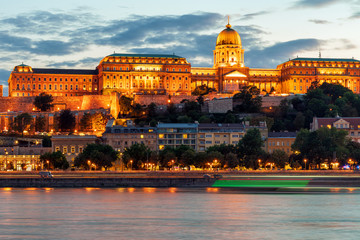 Fototapeta premium Sunset in Budapest, Hungary
