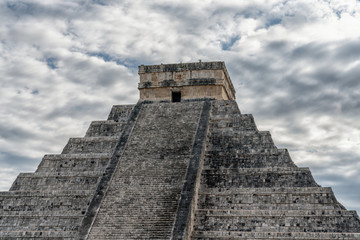 Fototapeta na wymiar Chichen Itza Mayan ruins in Mexico