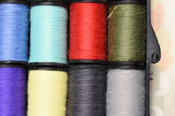 Nadel, Garn, faden, Nähen, Hobby, Nähnadel, faden, nähen, spule, nadel, baumwolle, isoliert, rot, gegenstand, handwerk, textil, farbe, haspel, bobine, saite, weiß, blau, sticken, kleidung, näharbeit, 