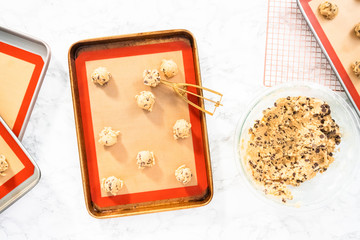 Baking cookies