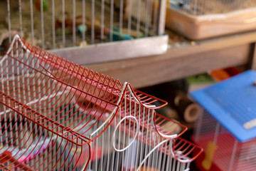 Red and  white wire bid cage production pretty affordable