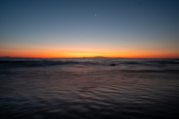 Fototapeta na wymiar Ein gemütlicher Sonnenaufgang am Strand von Afytos - Griechenland