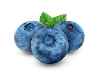 Obraz premium Blueberries with leaves isolated on white background