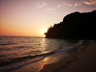 Loh Moo Dee Beach - Ko Phi Phi Thailand - Sonnenaufgang