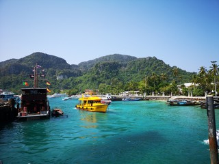 Tonsai Pier Ko Phi Phi