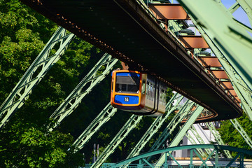 Wuppertaler Schwebebahn Konstruktion Öffentlicher Nahverkehr Stadt Oberbarmen Barmen Elberfeld...