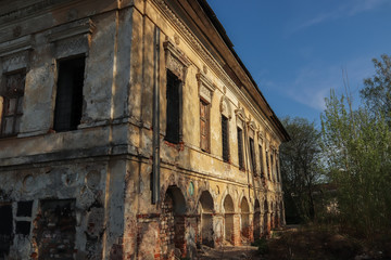 Fototapeta premium Vologda. Kulebakskaya hospice. Monument of architecture of the 18th century. The crumbling monument