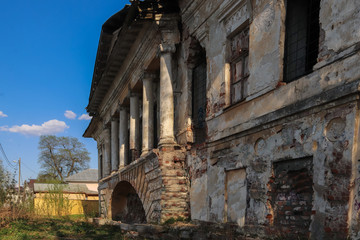 Vologda. Kulebakskaya hospice. Monument of architecture of the 18th century. The crumbling monument