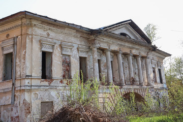 Vologda. Kulebakskaya hospice. Monument of architecture of the 18th century. The crumbling monument