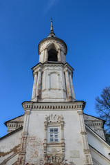 Fototapeta premium Vologda. Beautiful spring day on the river Bank. Church Of The Meeting Of The Lord. 18th century.