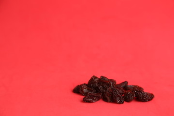 food, black raisins from Spain