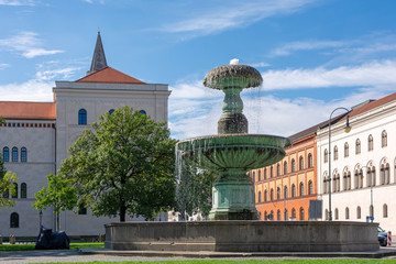 Naklejka premium Fountain at the Munich University
