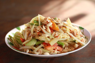 Green Papaya Salad (Som tum Thai)
