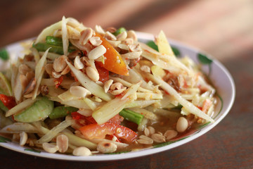 Green Papaya Salad (Som tum Thai)