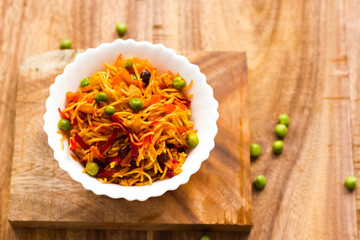 bowls of noodles is ready to serve