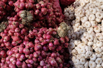 Garlic, spices and Thai herbs. Seasonal agricultural products in Thailand are sold in agricultural markets. Garlic is often used as an ingredient and flavored in food.