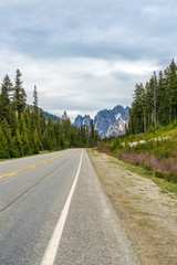 Obraz premium Rocky Mountains. Mountain Road in Alberta, Canada.