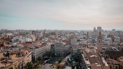 Ciudad de Valencia desde una vista superior, en el atardecer sin sol directo