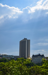 Fototapeta premium modern building and blue sky