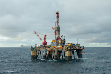 NORTH SEA SCOTLAND - 2015 NOVEMBER 09. The semi-submersible drilling rig Ocean Guardian at location.