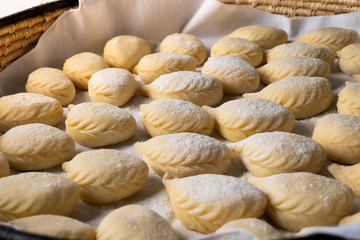 Culurgiones, deliziosi tipici ravioli sardi freschi ripieni di pecorino, menta e patate, Cucina Sarda