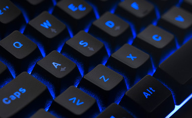 Computer keyboard with illuminated keys