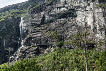 Fototapeta na wymiar Wasserfälle im Romsdal