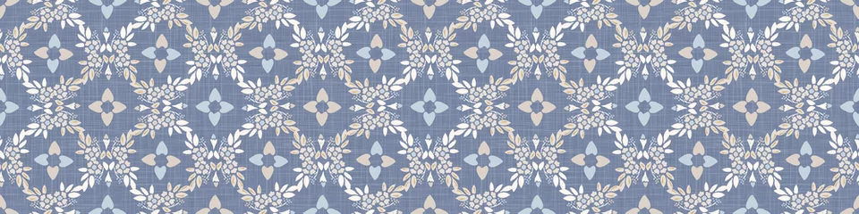 Foto op Plexiglas Franse blauwe damast shabby chique bloemen linnen vector textuur grens achtergrond. Vrij bloeien banner naadloze bloempatroon. Hand getekende bloemen interieur home decor lint. Klassieke rustieke boerderij. © Limolida Studio