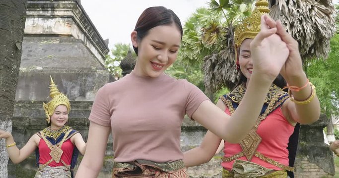 Girl Learn To Do Lao Classical Dancing, Video In 4K