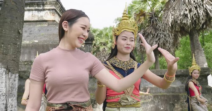 Happy Girls Training Lao Classical Dancing, Video In 4K