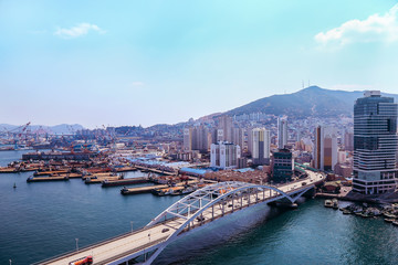 Obraz premium Busan, Korea , Busandaegyo Bridge to Yeongdo island